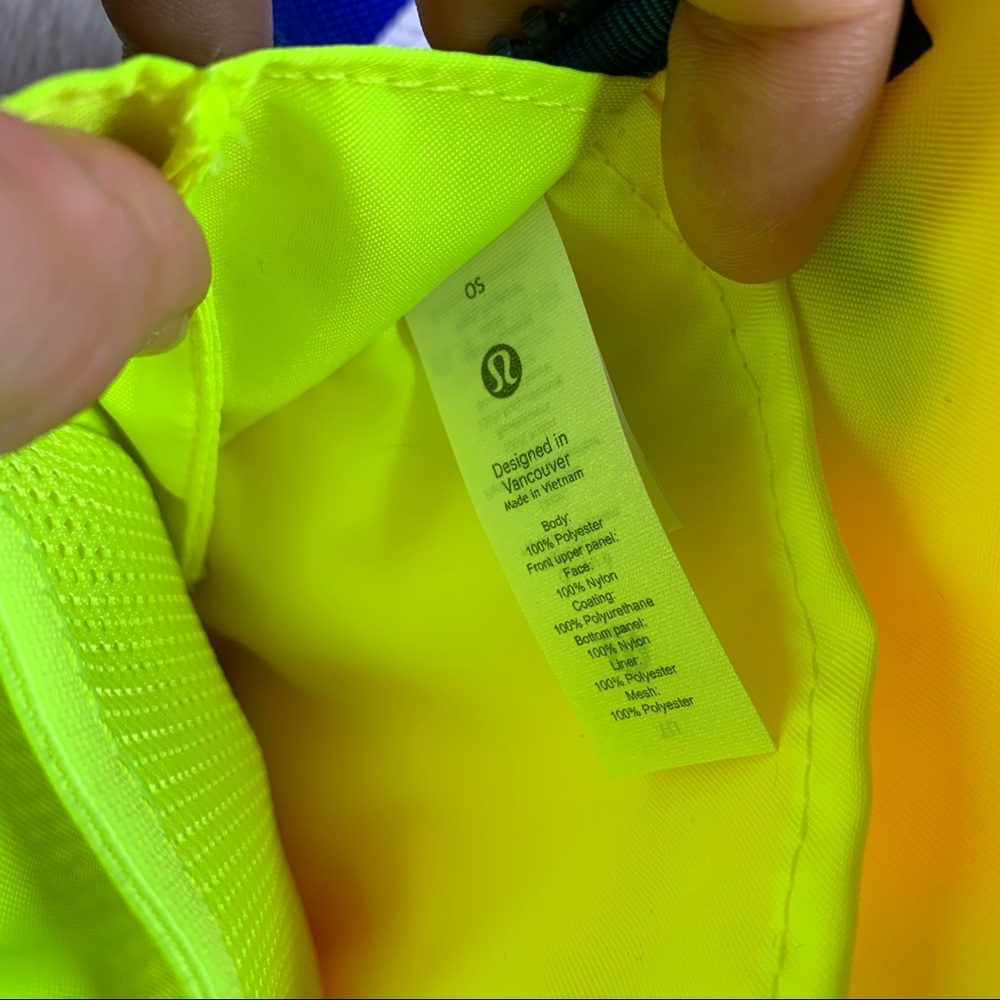 Lululemon Easy Access Crossbody Bag NWT - Picture 15 of 16
